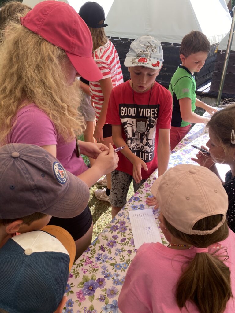 A75FB5EF-F15D-474E-9D27-51648DF5B3E7