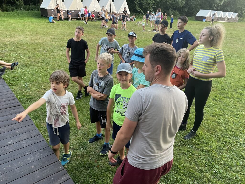 B585857F-9D3A-4B65-BFC3-409CF8FA83AA