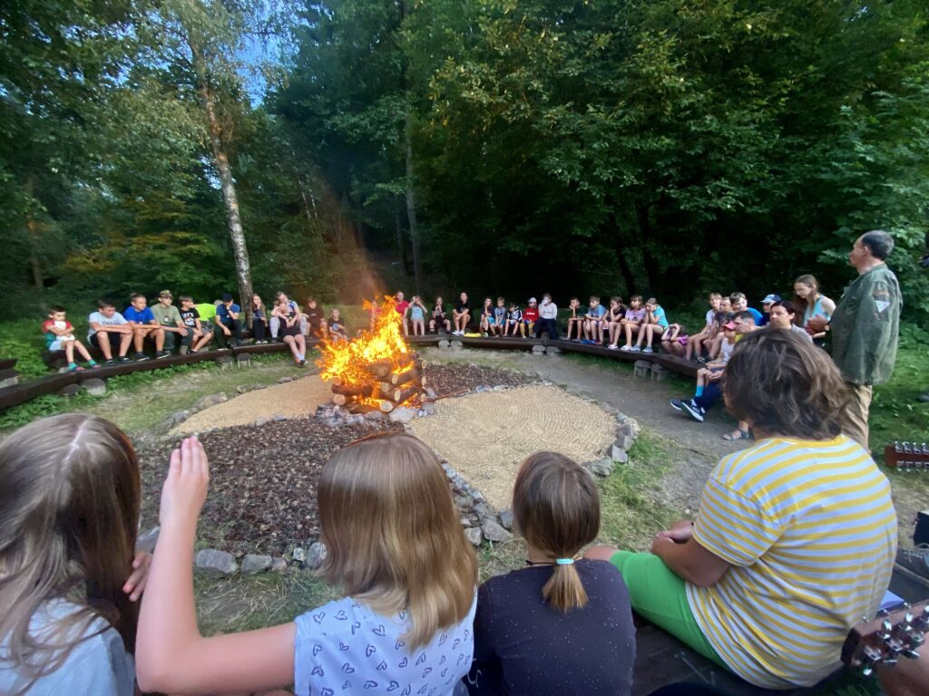 C040DA8A-7A33-4F93-B7A5-324B9A30F337