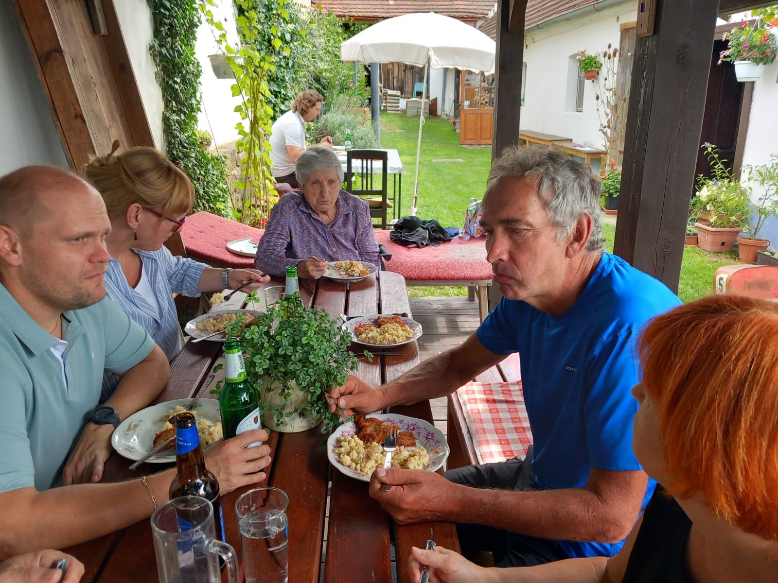 a5cb8c41-b2e5-456e-8b8d-ff28ad4caf22