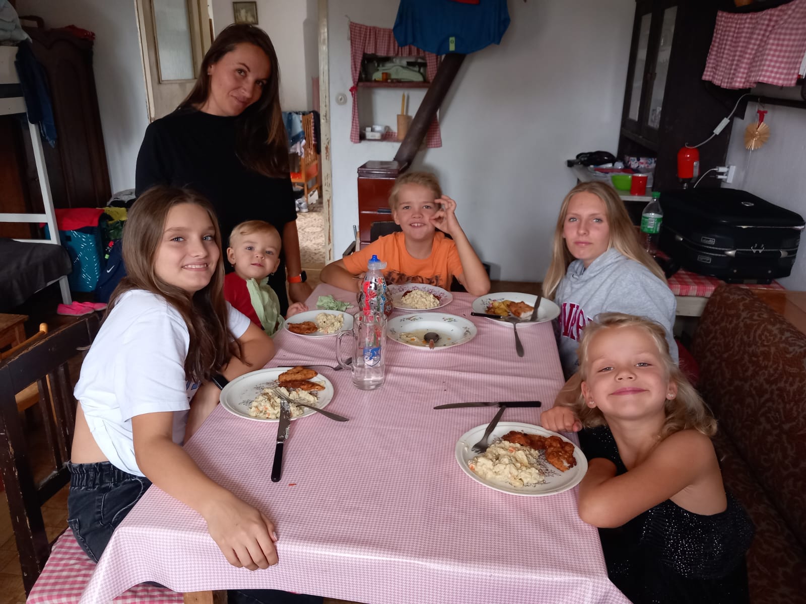 d8e3e359-4ec7-43ab-a957-da8714895938