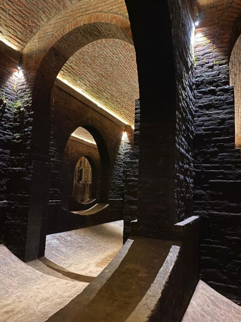 WhatsApp Image 2025-11-21 at 23.01.33