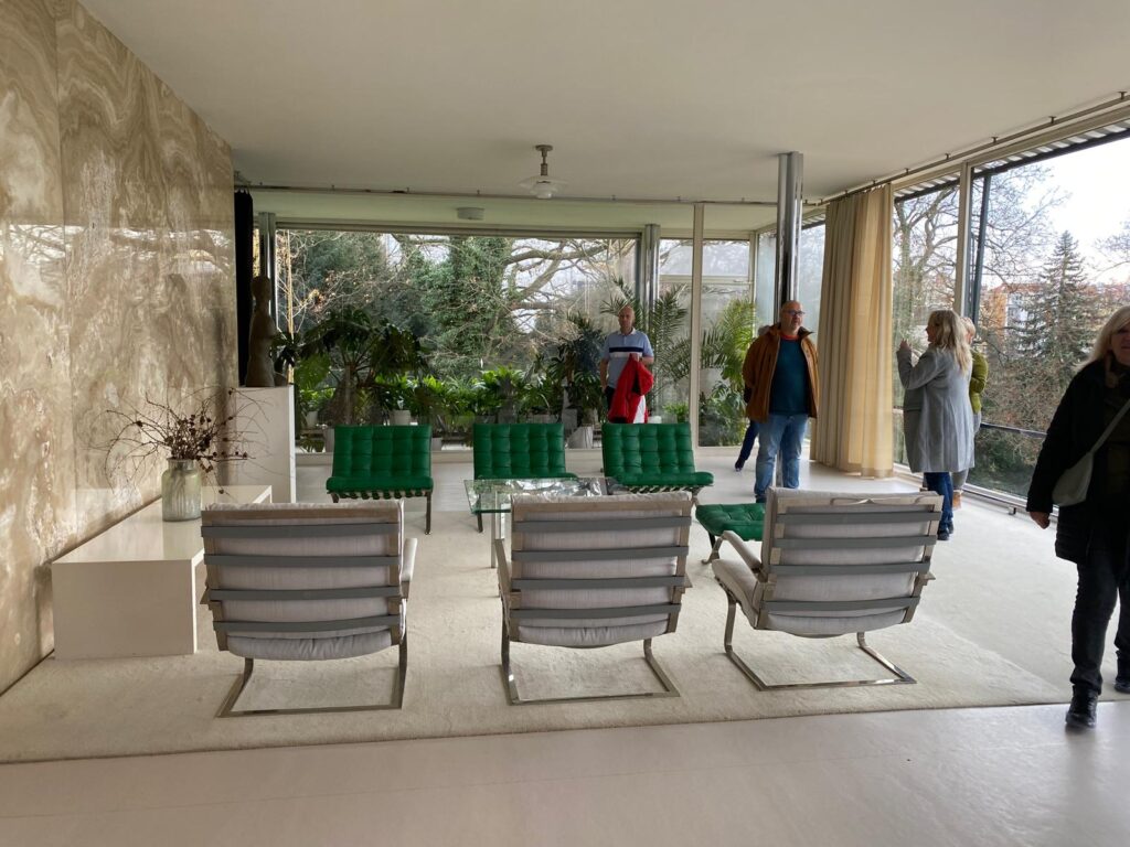 WhatsApp Image 2025-11-21 at 23.01.34 (1)